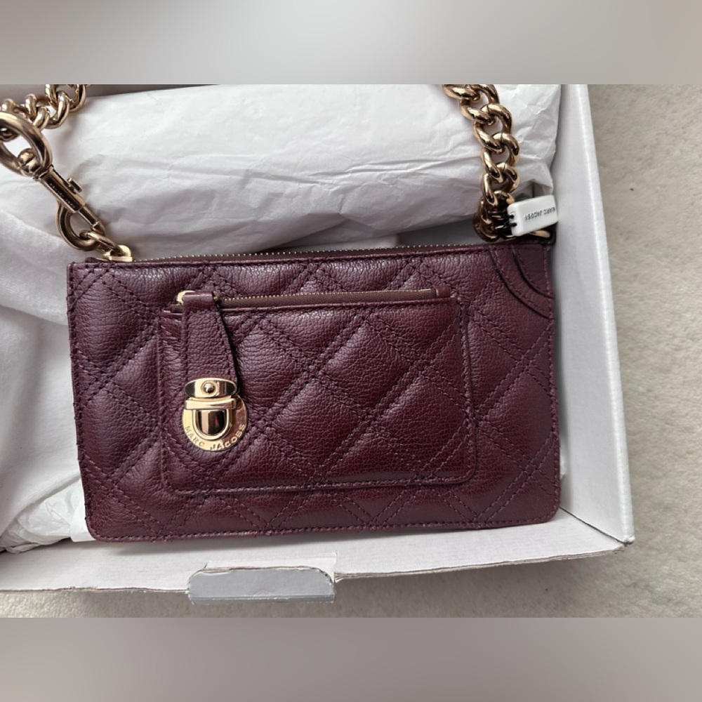NWT - Marc Jacobs lambskin leather clutch with gold plated shoulder chain